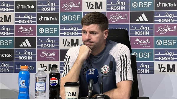 ستيفين جيرارد المدير