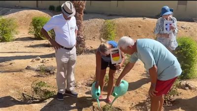 لتكرار زيارتهم للمرة السادسة.. فندق بمرسى علم يزرع الشجرة رقم 2377 لسائح ألمانى وزوجته