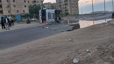 دون إصابات.. انقلاب سيارة محملة بالمازوت على طريق أسيوط الصحراوي الغربي بالفيوم