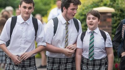 بدلًا من مستر وميس.. معلمون في اسكتلندا يطالبون التلاميذ باستخدام لقب MX لمحايدي الجنس   