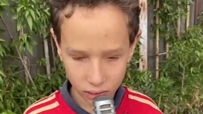 أصغر مشجع كفيف للأهلي يروي كواليس مقابلة الخطيب: أهداني تيشيرت النادي ووعدني أحضر مباريات الفريق| بث مباشر