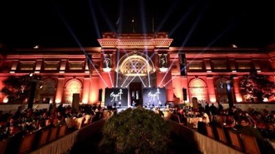 مدير المتحف المصري: بدأنا في صنع عطور الفراعنة