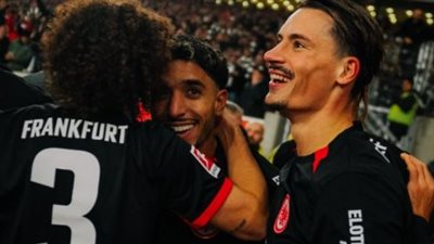 رجل المباراة.. ماذا قدم مرموش في مباراة فرانكفورت وشتوتجارت بالدوري الألماني؟