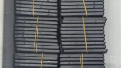 رجال الجمارك يضبطون محاولة تهريب كمية من أجهزة التجسس بمطار برج العرب