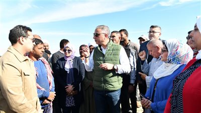 محافظ الفيوم يشارك الصيادين فرحتهم بافتتاح موسم الصيد ببحيرة قارون