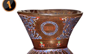 احتفالا باليوم العالمي للفن الإسلامي.. متحف آثار الوادي الجديد يعرض مشكاة من الزجاج المموه