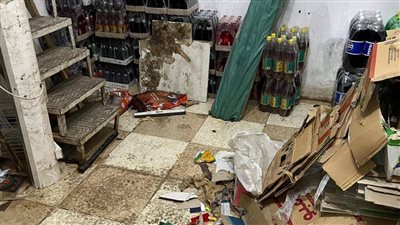 إعدام 1665 كيلو من الأغذية والمشروبات وغلق 11 منشأة في السويس