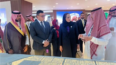 وزير الإسكان في السعودية لعرض الفرص الاستثمارية المتاحة بالمدن الجديدة 