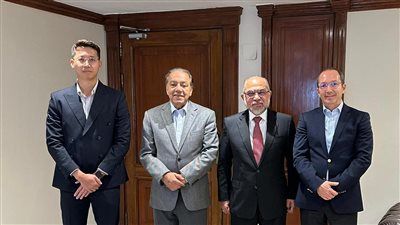 الجبلي يلتقي رئيس مجلس الأعمال الماليزي لتعزيز التعاون الاقتصادي المشترك