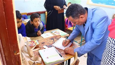 بسبب تغيبهم عن العمل.. إحالة مدير مدرسة وعدد من المعلمين للتحقيق في الوادي الجديد