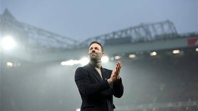 بعد وصول أموريم.. مانشستر يونايتد يعلن رحيل فان نيستلروي 