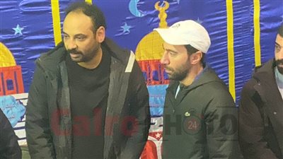 محمد سلام يقدم واجب العزاء في والدة أحمد محارب