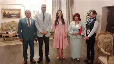 محافظ أسوان يستقبل حرم رئيس صريبا لحضور فعاليات مؤتمر الاستثمار العربي الإفريقي