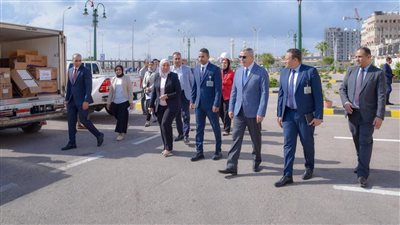 محافظ الإسكندرية يتفقد السيارات المتنقلة لبيع بيض المائدة بأسعار مخفضة 