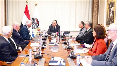 وزير قطاع الأعمال: مصر تمتلك قدرات كبيرة تؤهلها لتكون مركزا إقليميا لانتاج وتصدير الهيدروجين الأخضر