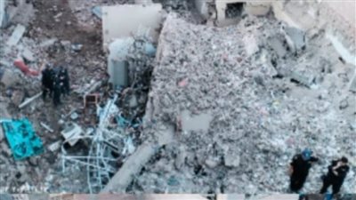 الأسلاك انفجرت.. تفاصيل إصابة 4 أشخاص في انهيار سنترال قديم بأسيوط | بث مباشر