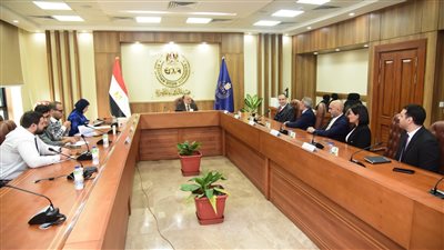 هيئة الدواء تبحث نقل تصنيع مستحضرات شركة دولية إلى مصر
