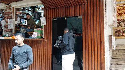 أبرزها سفنكس ماركت.. غلق وتشميع محال تجارية وكافيهات مخالفة في الزمالك | صور