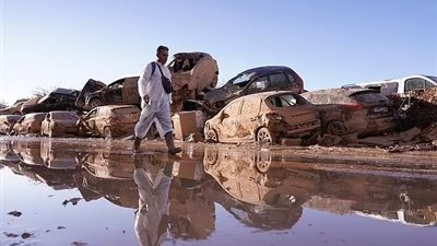 وزراء ونواب إسبان يعيدون كتابة السير الذاتية بعد أزمة الكشف عن شهادات وهمية