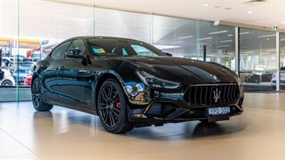 سعر سيارة مازيراتي جيبلي في سوق السيارات المستعملة 