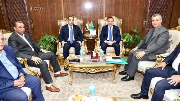 محافظ المنوفية ووفد