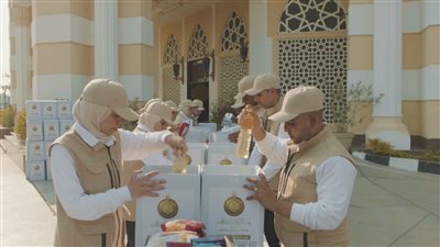 تحت إشراف شيخ الأزهر.. إرسال 15 طنًّا من المواد الغذائية جوًّا لإغاثة أهالي لبنان