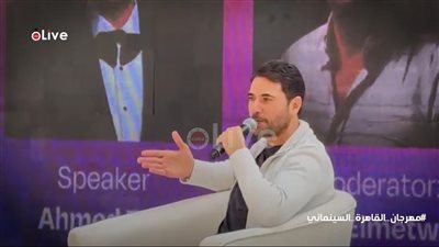 أحمد عز: صورت مسجون ترانزيت وقت وفاة والدتي.. ونطيت من 30 دور بفيلم الرهينة 