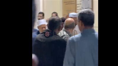 الإمام الأكبر يصل ساحة الطيب بالأقصر لتلقي العزاء في شقيقته الحاجة سميحة | صور