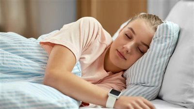 دراسة: النوم الجيد ليلًا يساعد في الوقاية من ارتفاع ضغط الدم بين المراهقين