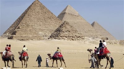 من عصر الأسرة الخامسة.. باحثون روسيون يعثرون على مقبرة عمرها 4000 عام بجوار الأهرامات