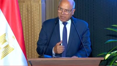 وزير الصناعة: إلزام المستثمرين بإنشاء جمعية لكل منطقة صناعية.. وخاطبنا التنمية المحلية لبدء التنفيذ