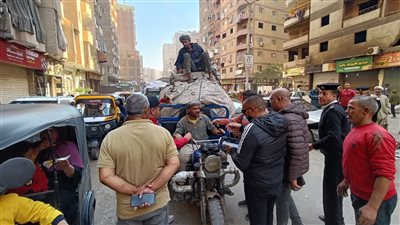 محافظة الجيزة تشن حملات لمنع فرز القمامة أو إلقاء مخلفات الهدم بالطريق العام | صور 