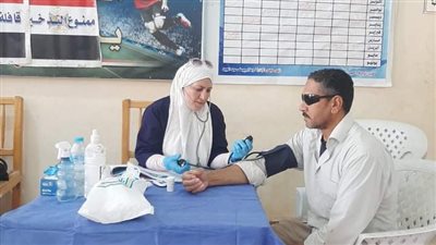 توقيع الكشف الطبي على 2579 مواطنا بقوافل حياة كريمة في جنوب سيناء | صور 