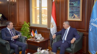 محافظ الإسكندرية يبحث زيادة التغطية الإسعافية على الطرق السريعة لزيادة معدلات الاستجابة