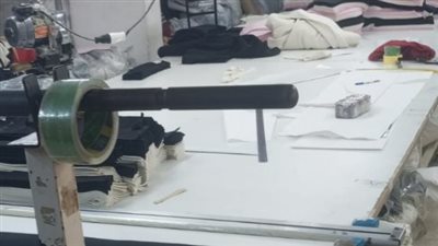 ملابس ومنظفات.. ضبط مصنعين غير مرخصين في شبرا الخيمة