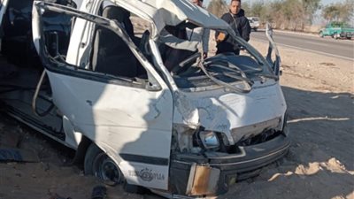 إصابة 10 أشخاص في انقلاب ميكروباص بصحراوي المنيا