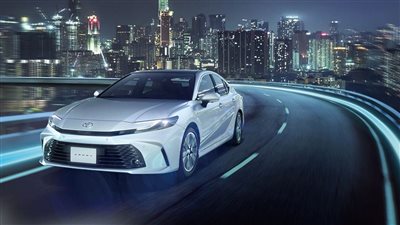 كم سعر تويوتا كامري 2025 في الإمارات؟