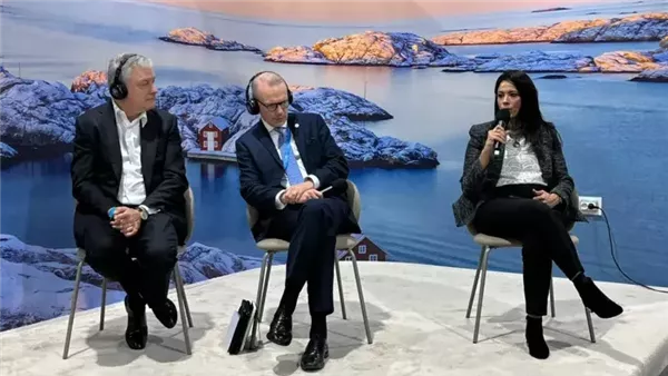 جانب من الجلسة النقاشية