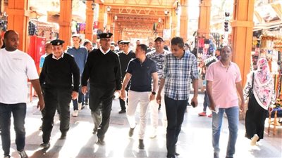 رفع 100 حالة إشغال في حملة مكبرة بالسوق السياحي القديم في أسوان