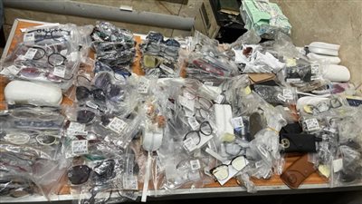 ضبط 256 نظارة من ماركات شهيرة بمطار القاهرة الدولي