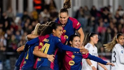 كما فعلها الرجال.. سيدات برشلونة يكتسحن ريال مدريد في كلاسيكو الأرض برباعية 