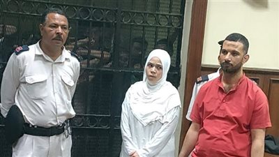 وصول المتهمين بقتل اللواء اليمني حسن العبيدي إلى جلسة محاكمتهم