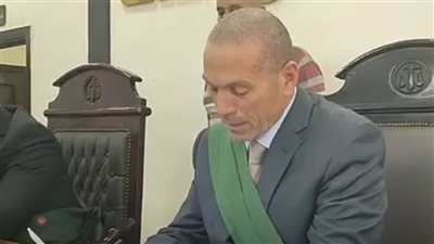 السجن 15 سنة غيابيًا للمتهم بابتزاز فتاة ودفعها إلى محاولة إنهاء حياتها بالبحيرة