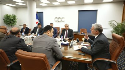 وزير البترول يتابع نشاط تحويل السيارات للعمل بالغاز كوقود