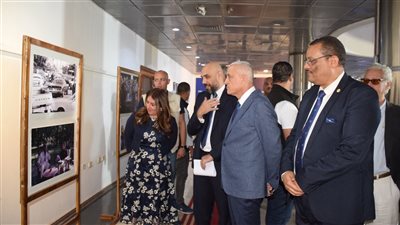 محافظ الأقصر والسفيرة الأمريكية يفتتحان معرض جيمي كارتر 100 عام من توحيد الشعوب بمكتبة مصر العام| صور
