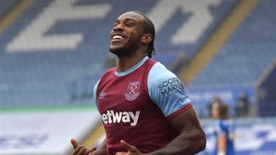 فقد جواز السفر.. استبعاد مهاجم وست هام من قائمة منتخب بلاده