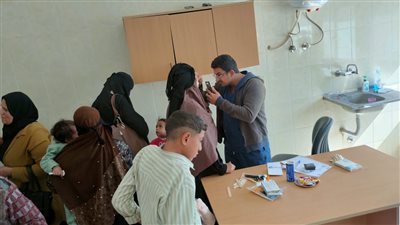 علاج 1205 مواطنين بنجع الضبع ضمن قوافل جامعة سوهاج الطبية