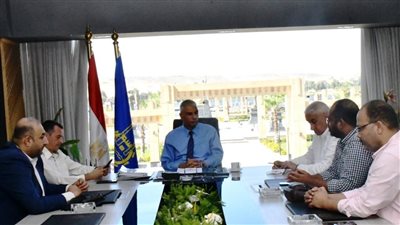 محافظ أسوان: انتظام العمل بمركز الغسيل الكلوي في بنبان وتوفير المستلزمات