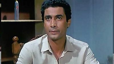 في ذكرى وفاته.. رحلة أحمد زكي من الفقر للقمة ثم إلى الخلود