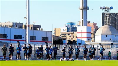 إصابة قوية للاعب الزمالك ونقله إلى المستشفى لإجراء عملية جراحية 